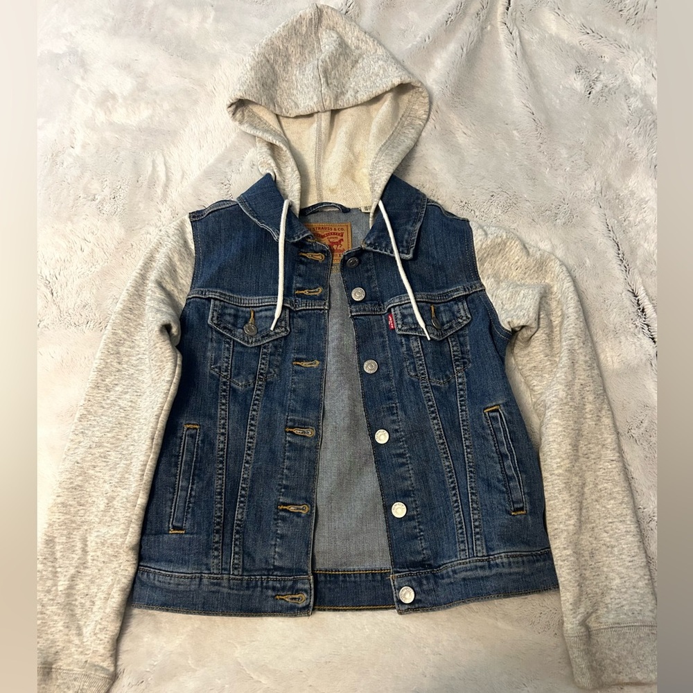 XS Levi’s Jean Jacket